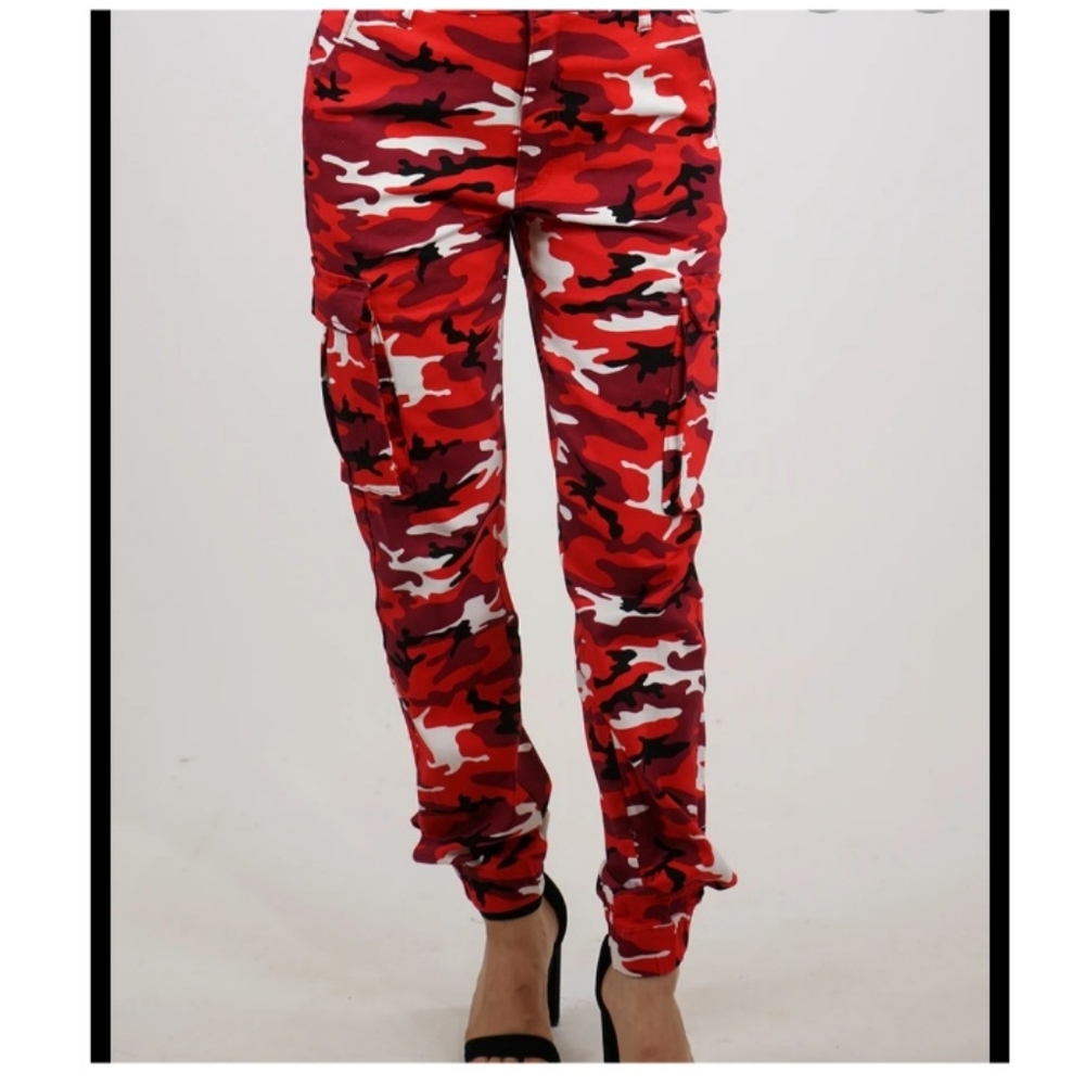 Cargo camo pants
